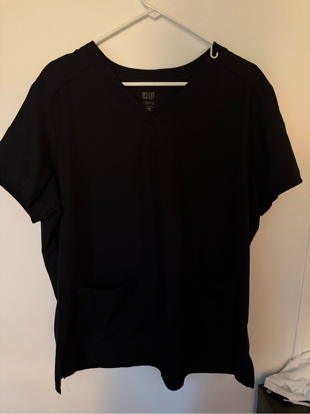 Med carouse Insight women’s Black V-Neck Short Sleeve scrub top w/ Front Pockets